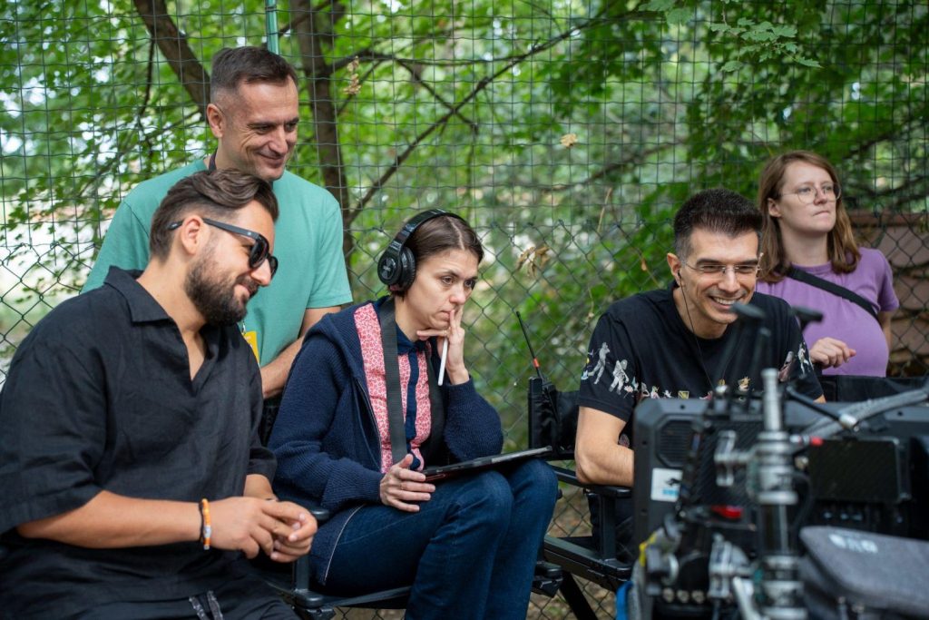 De la scenă la ecran: Headline Management și viitorul producției video pentru comedie în România