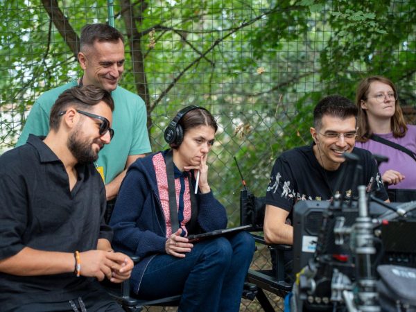 De la scenă la ecran: Headline Management și viitorul producției video pentru comedie în România